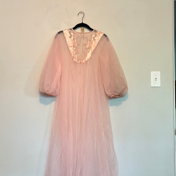 Vintage Movie Star Blush Floral-Trimmed Chemise & Slip Set - Picture 2 of 11